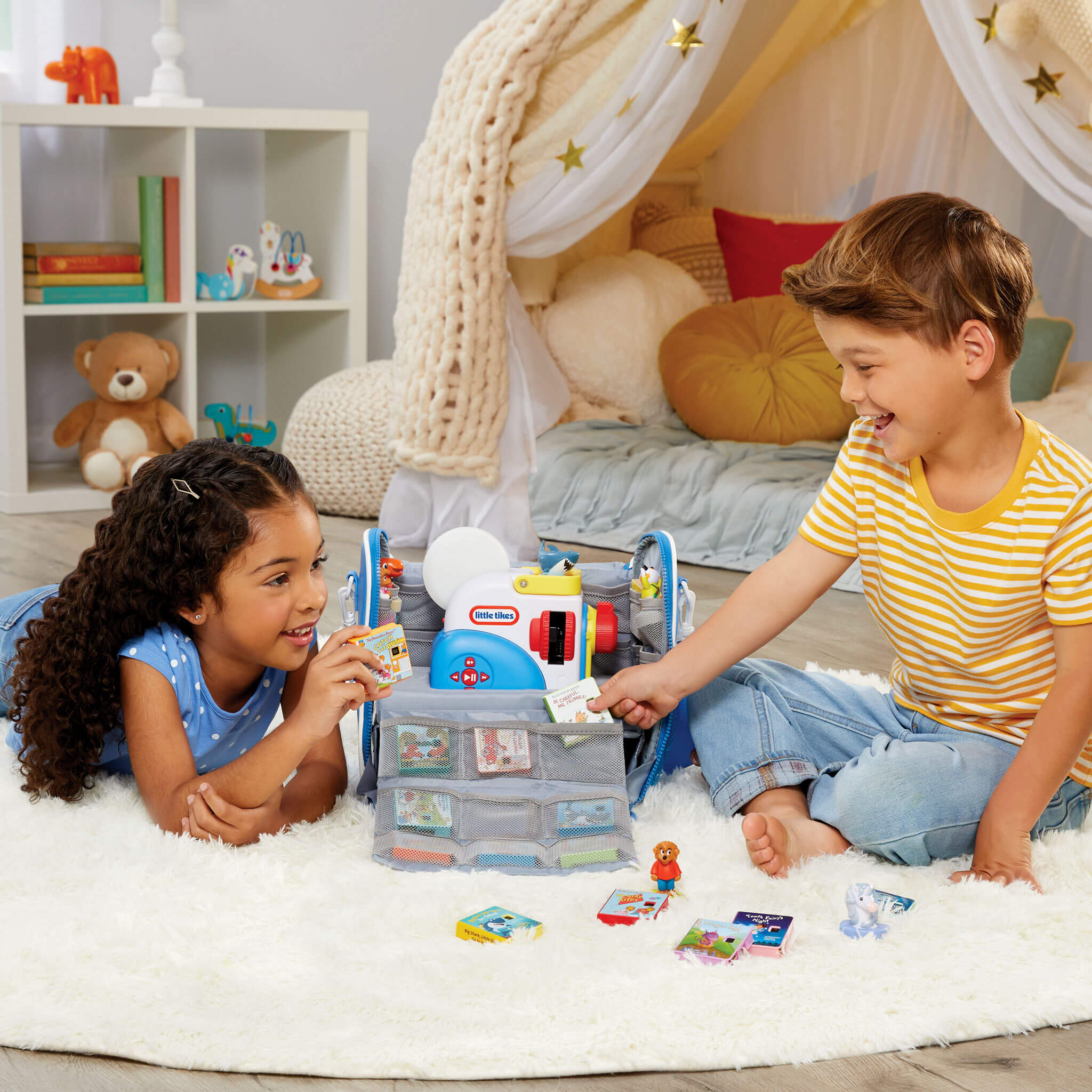 Story Dream Machine™ Storytime Travel Case - Image 4