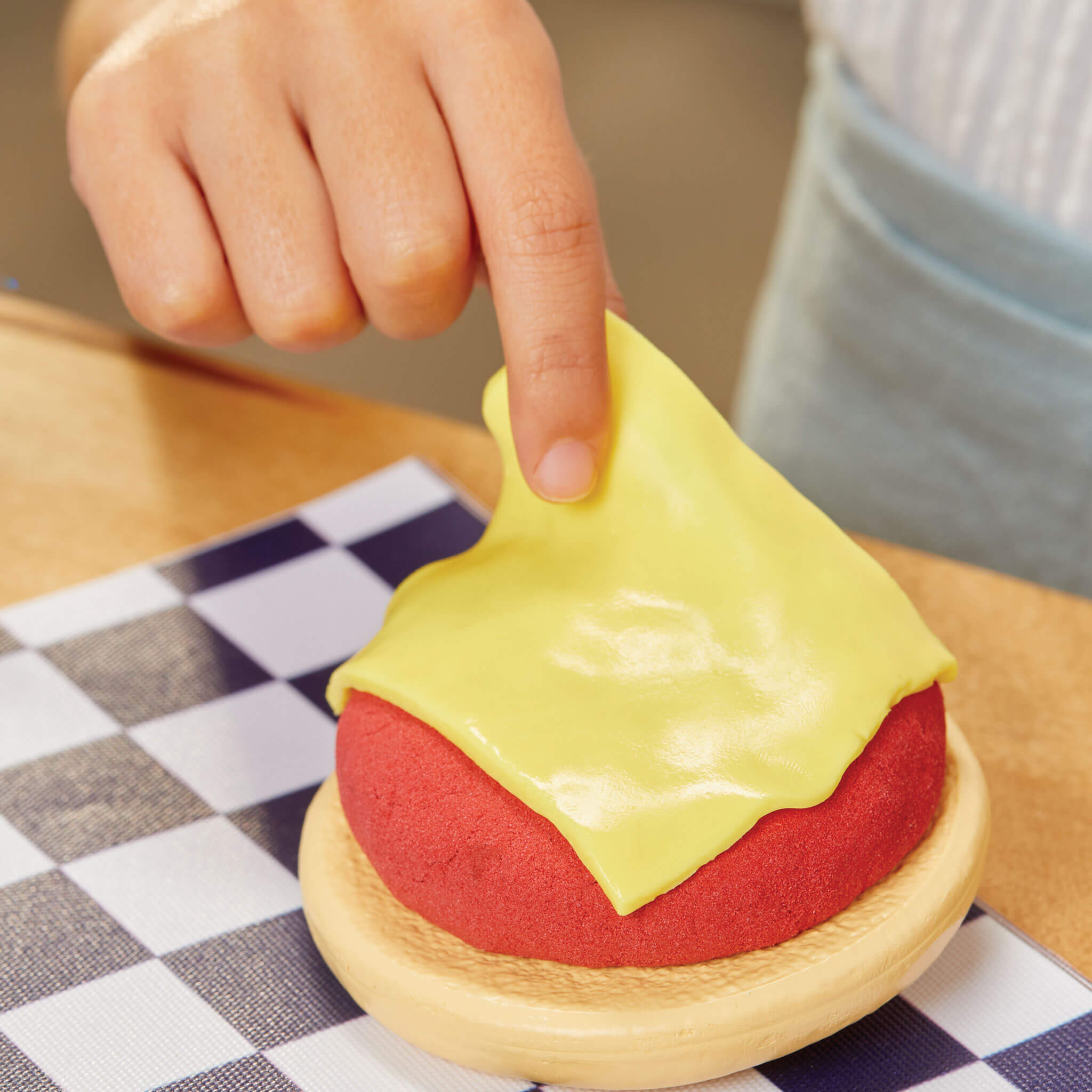 Creative Chefs™ Cheeseburger and Fries Kit - Image 3