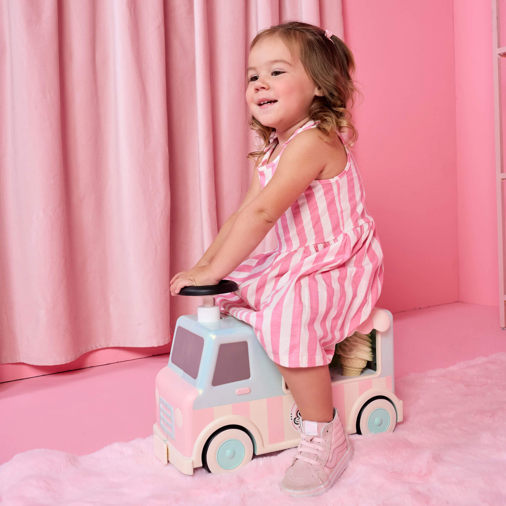 Sweet Spaces™ Ice Cream Scoot N' Serve™ Ride-On - Image 2