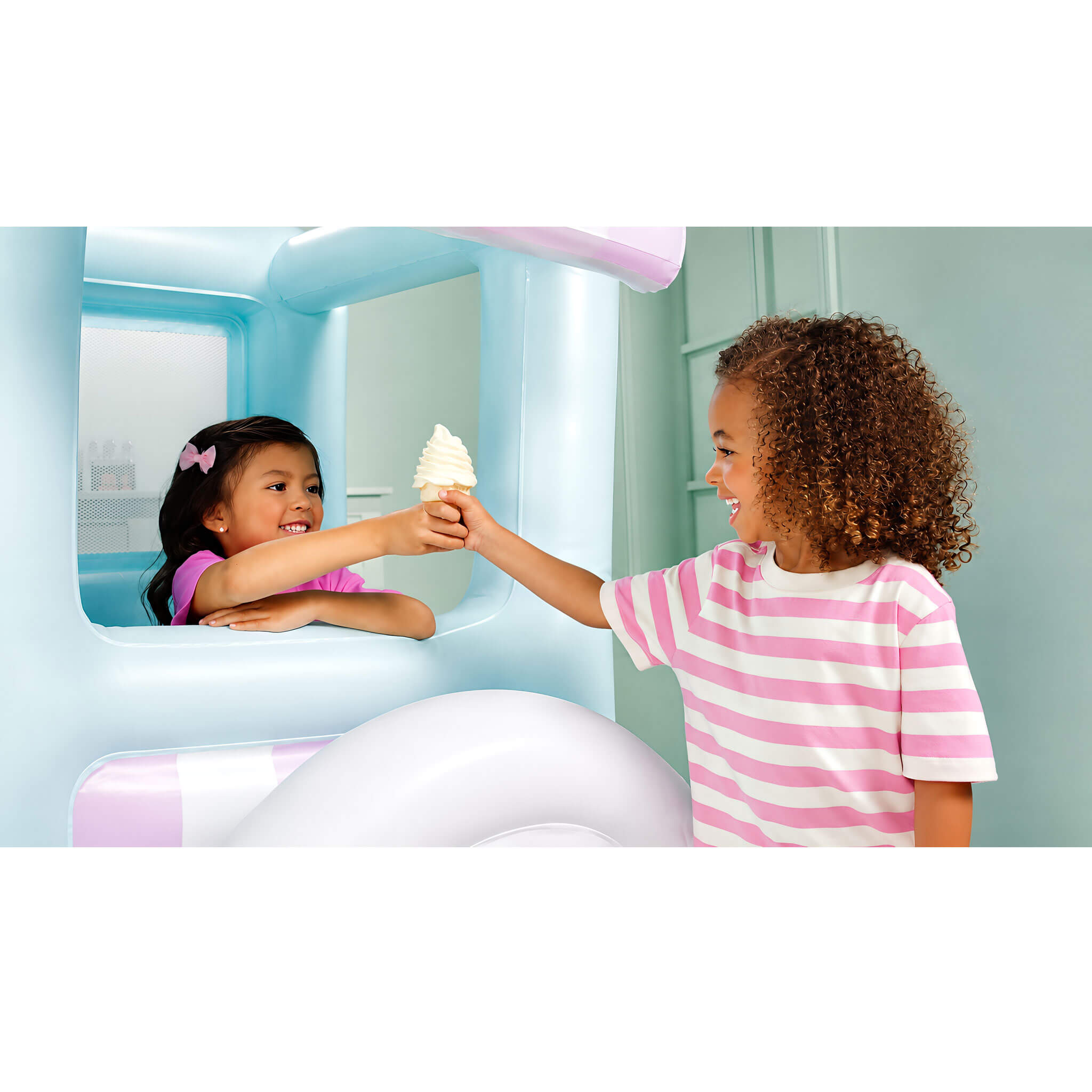 Sweet Spaces™ Ice Cream Bounce House - Image 4