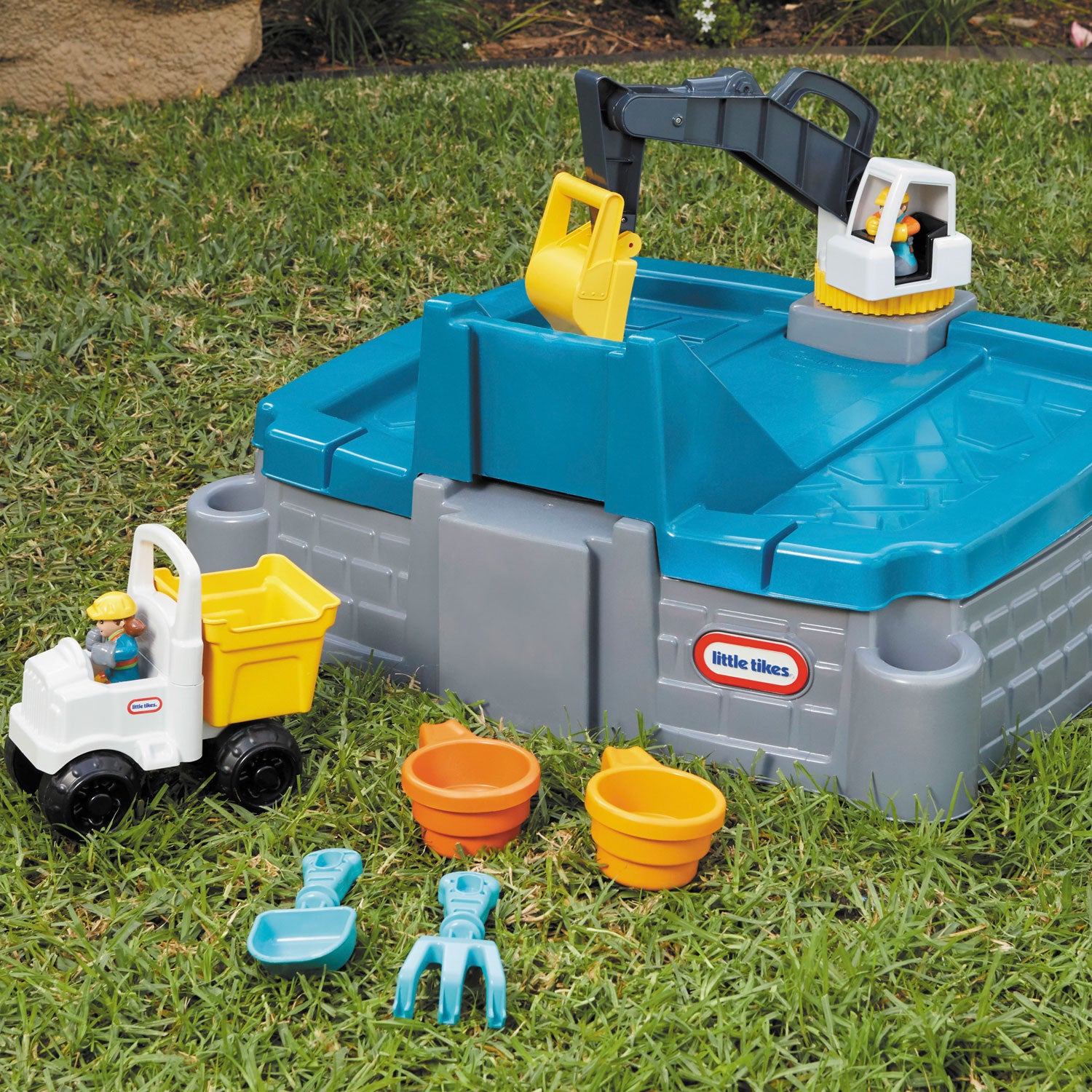 Dirt Diggers™ Excavator Sandbox - Image 3